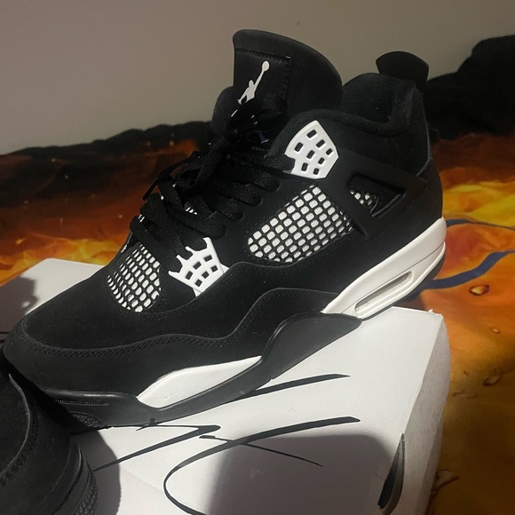 White thunder Jordan 4s